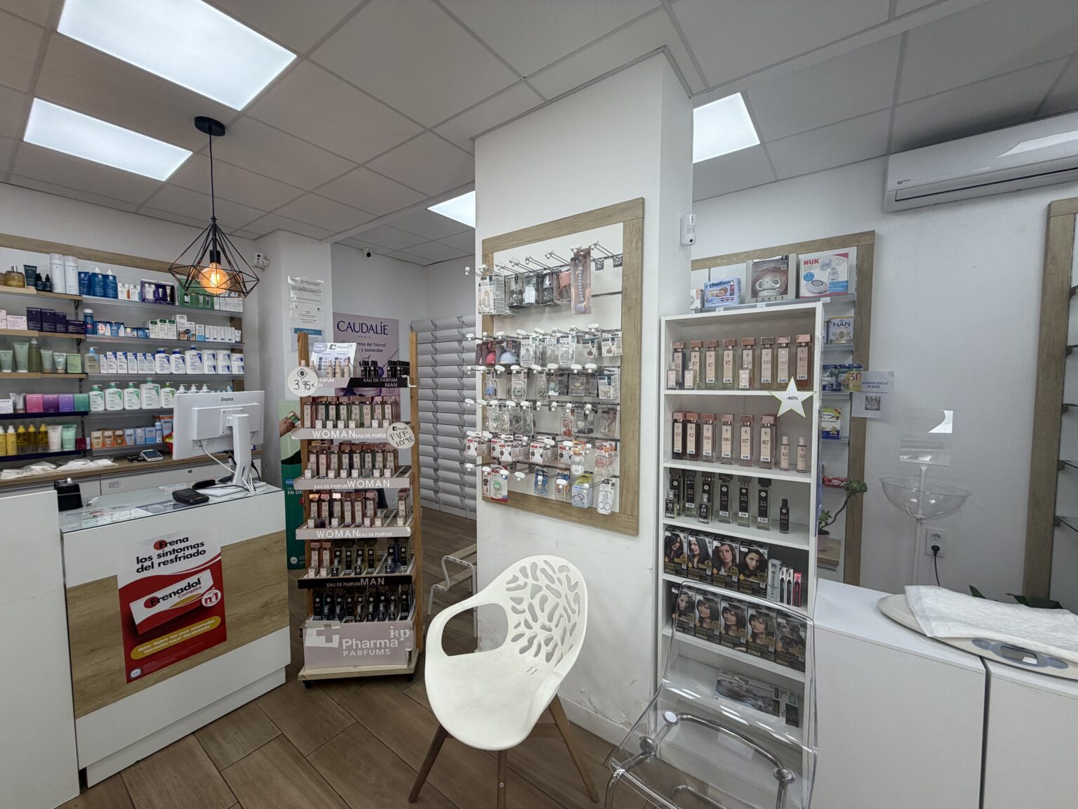 Comprar productos La Roche-Posay en Puente de Vallecas en Farmacia Bonaigua, Puente de Vallecas